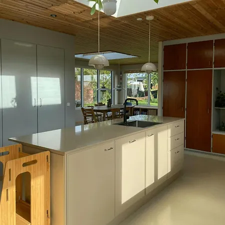 Retro 70s House With Views In Dom wakacyjny *
